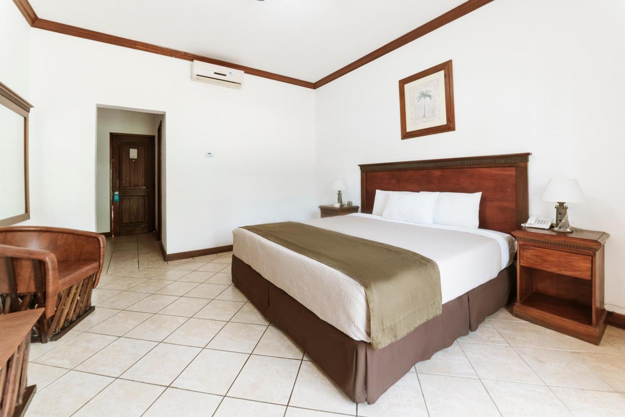 Hotel Cayman Suites Monterrico Bagian luar foto
