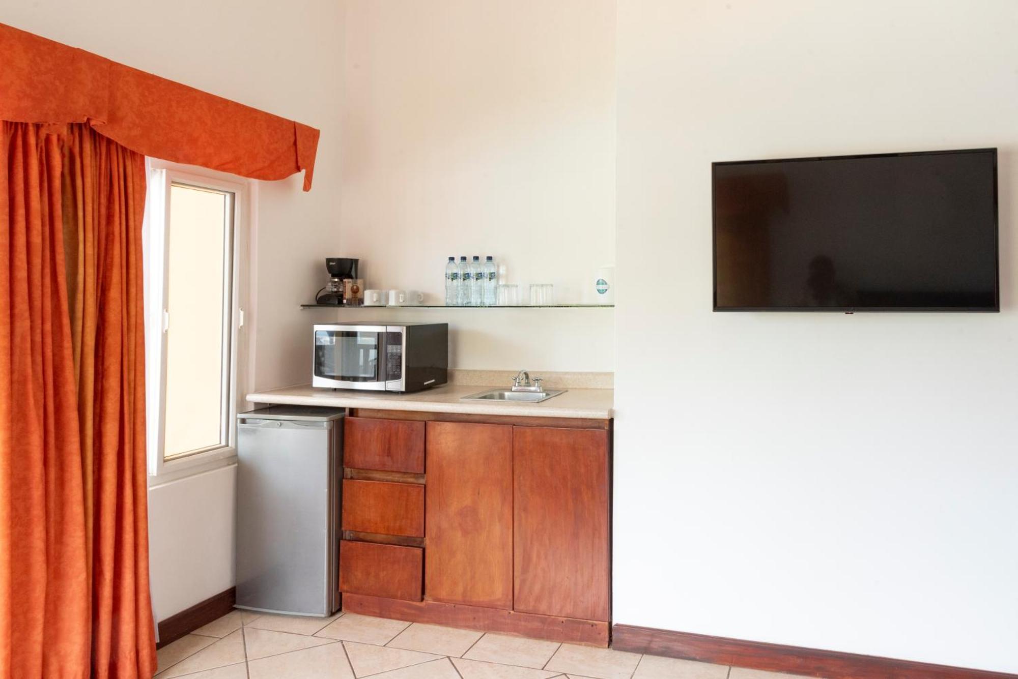 Hotel Cayman Suites Monterrico Bagian luar foto
