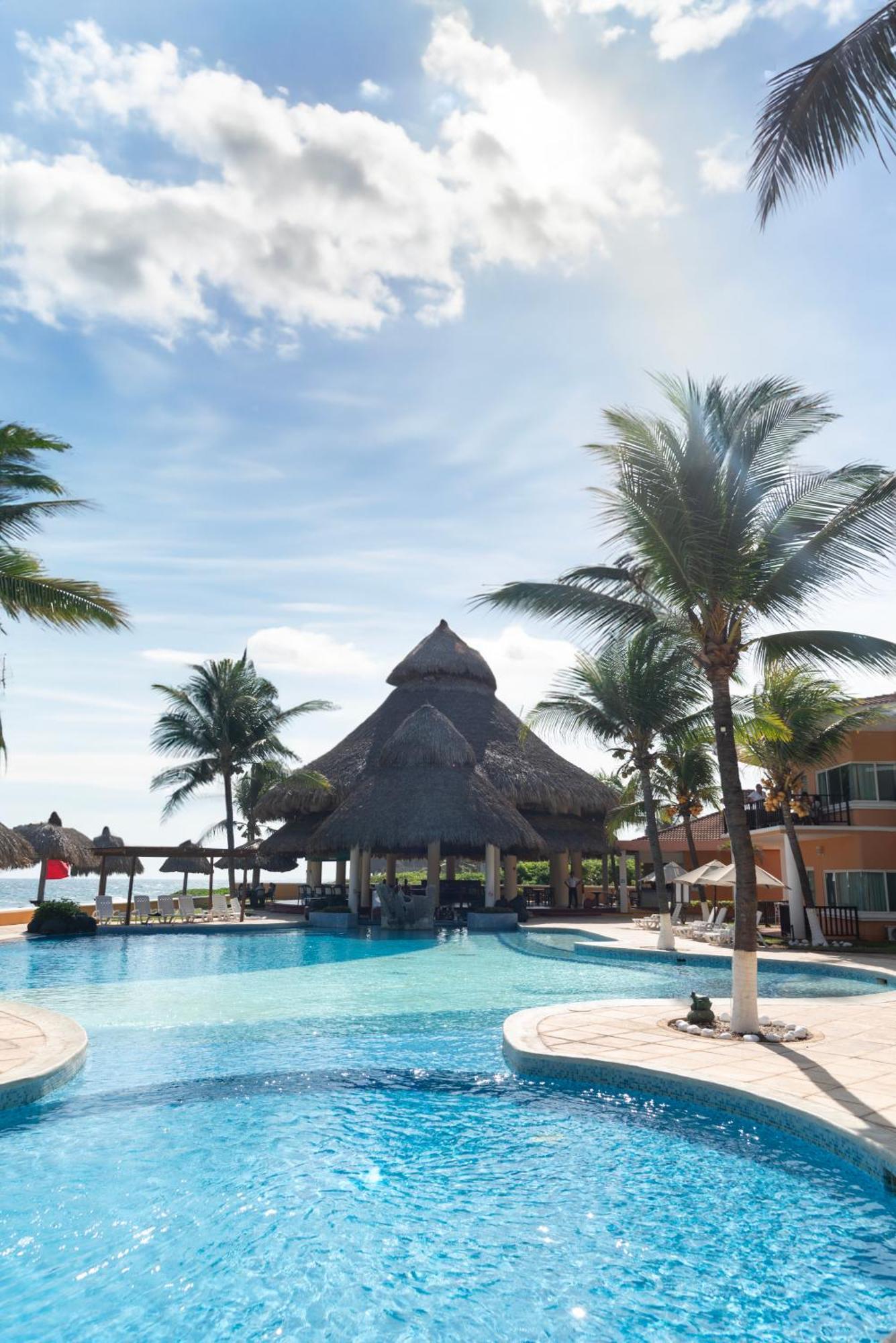 Hotel Cayman Suites Monterrico Bagian luar foto