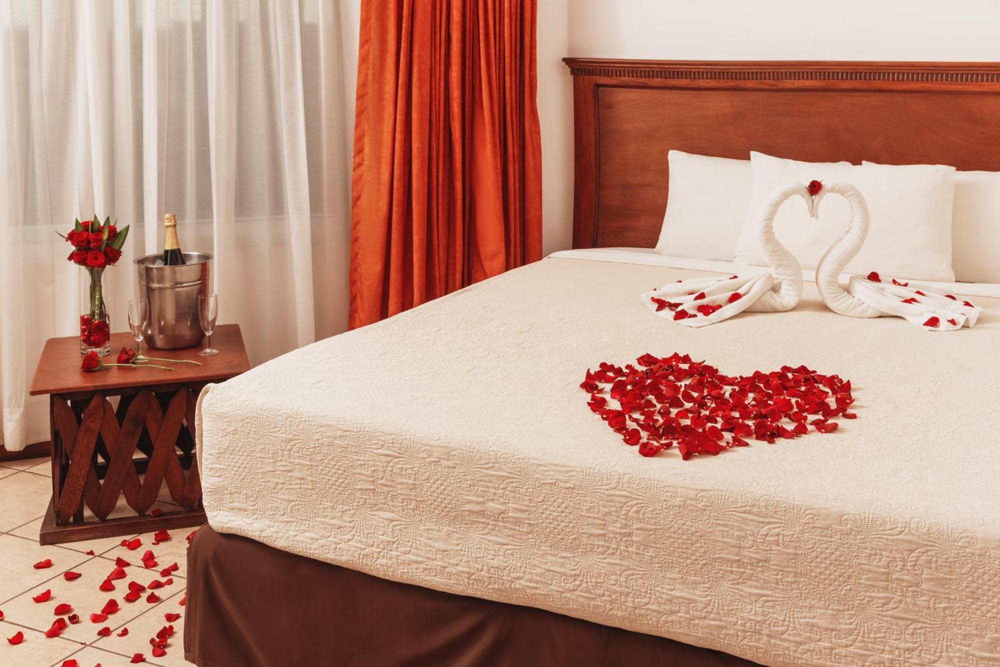 Hotel Cayman Suites Monterrico Bagian luar foto