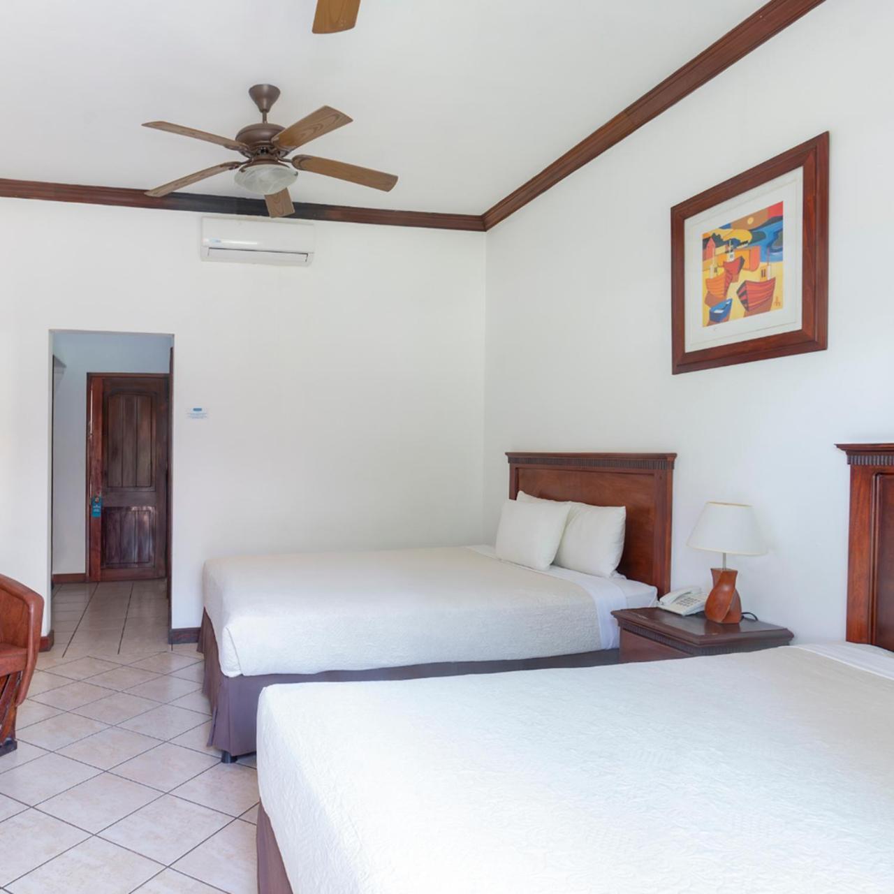 Hotel Cayman Suites Monterrico Bagian luar foto
